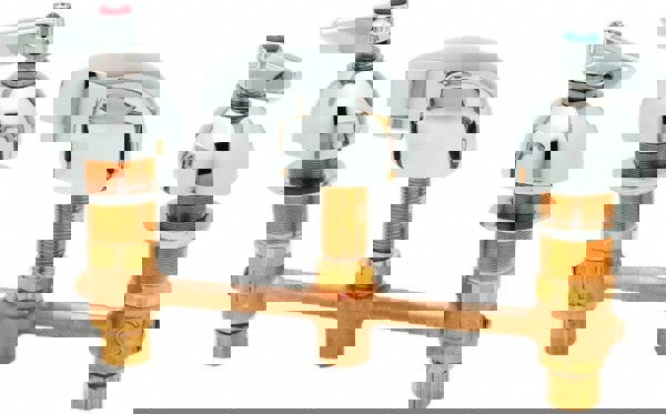 Lever Handle, Deck Mounted Bathroom Faucet